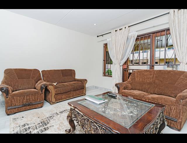 3 BEDROOM APARTMENT FOR SALE IN HALFWAY GARDENS
